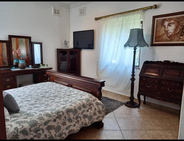 9 BEDROOM HOUSE FOR SALE IN UMTENTWENI